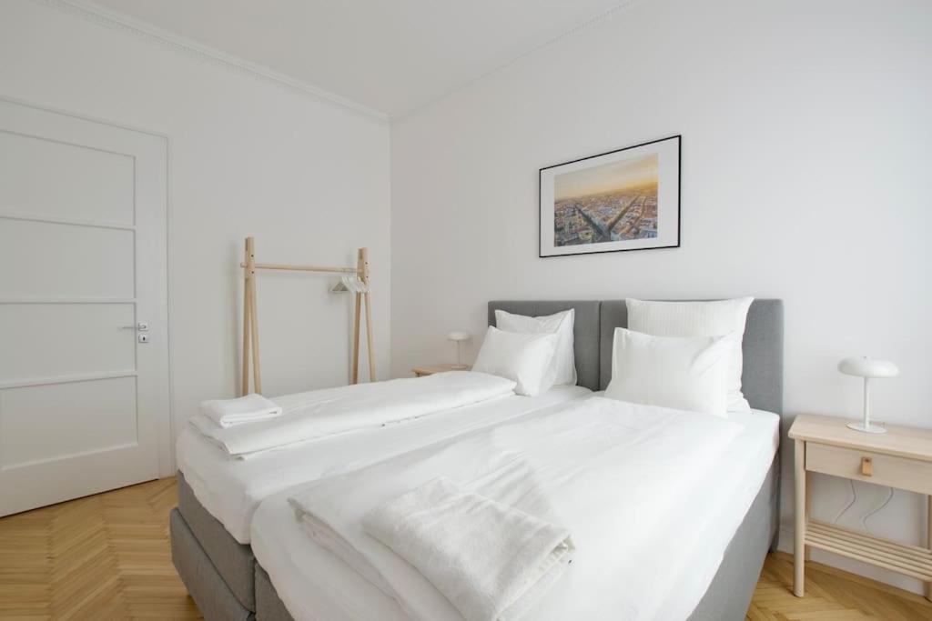 Premium Apartment By Hi - Central 2 Bedroom - Best View บูดาเปสต์ ภายนอก รูปภาพ
